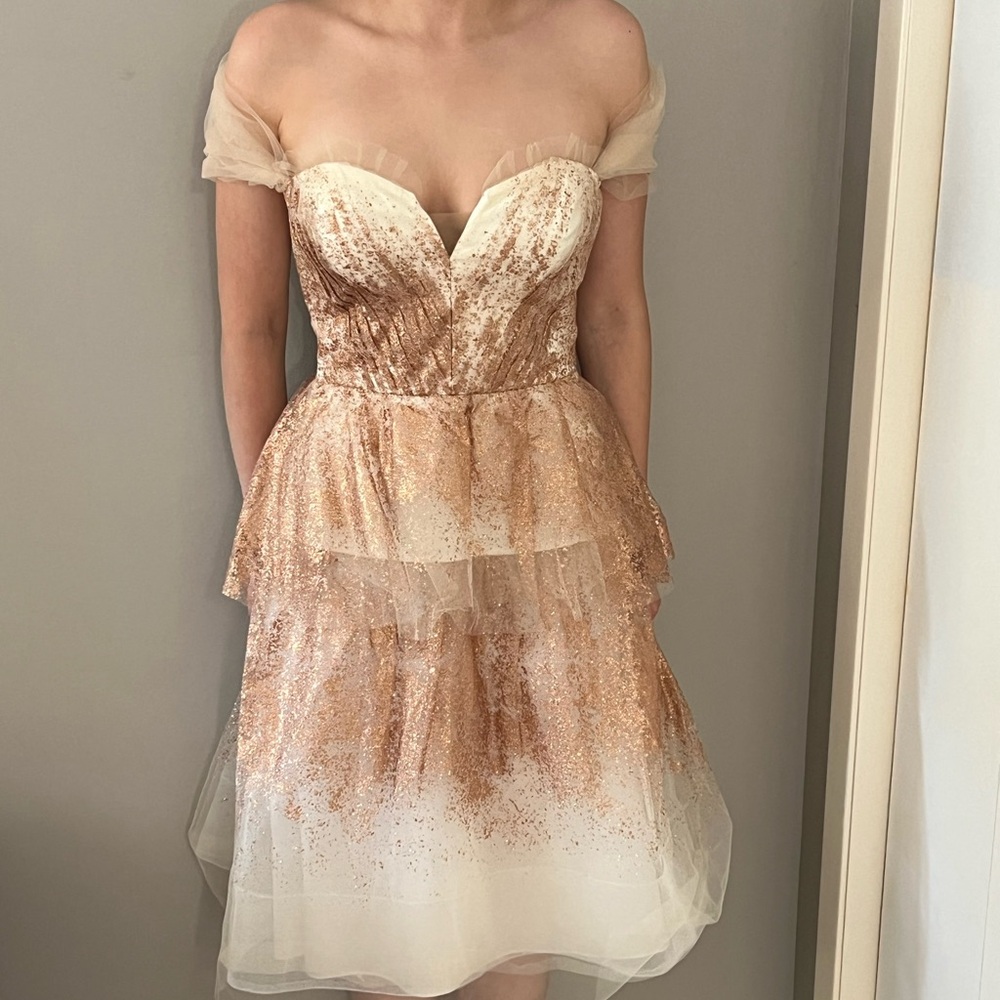 Marchesa Notte Elegant Cream and Gold Women's Dress - Picture 5 of 9